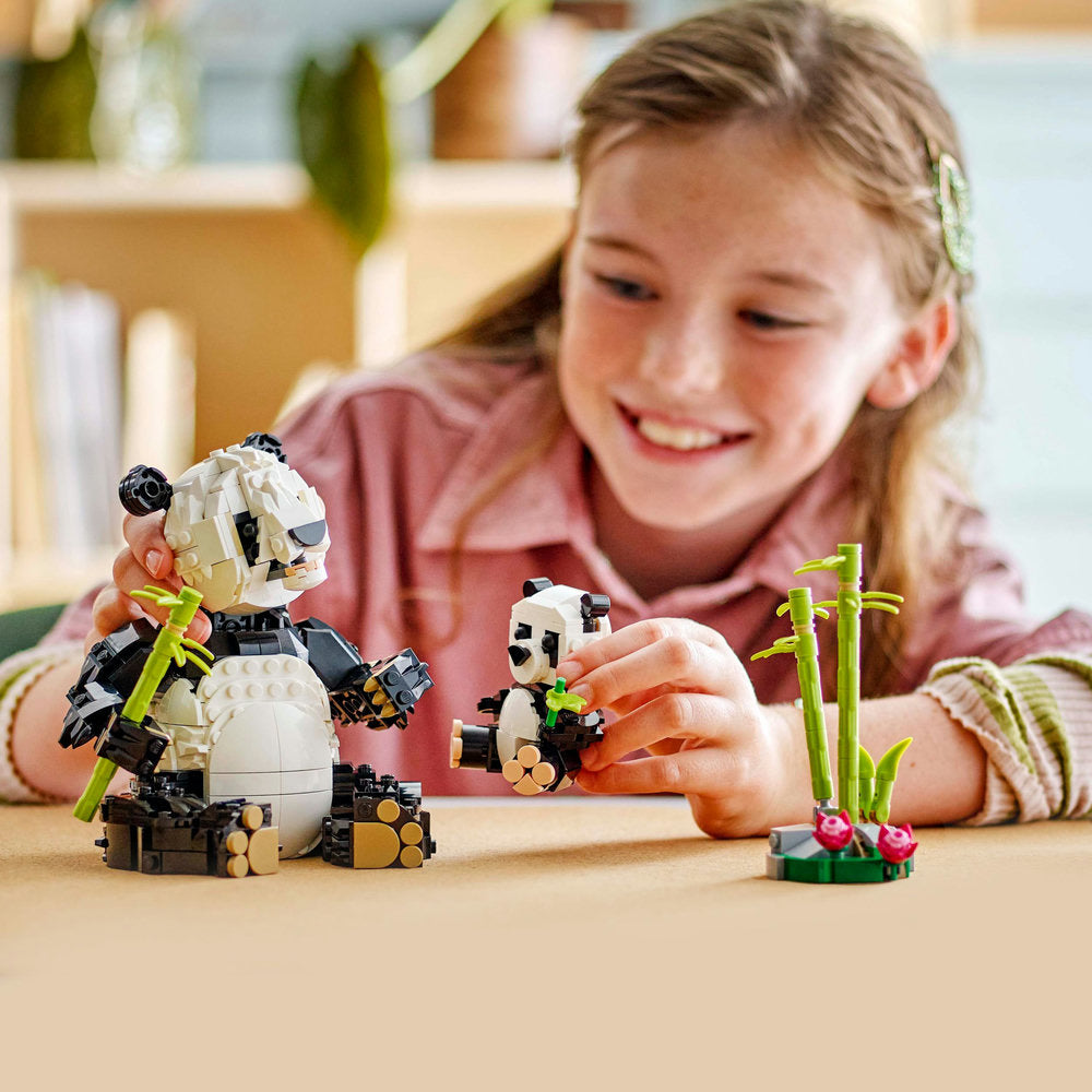 Combo Creator: Fauna Salvaje: Familia de Pandas (31165) y Lindo Conejito (31162)