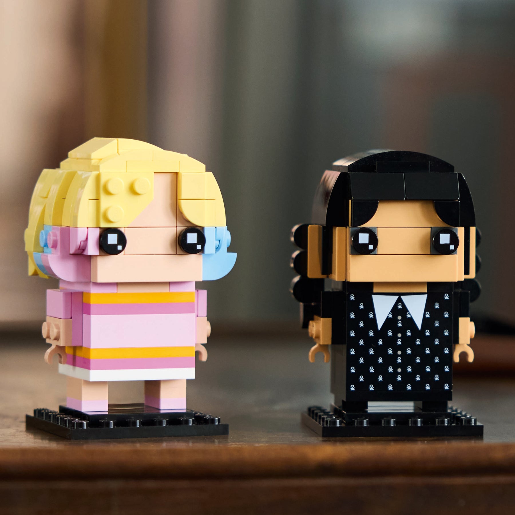 Combo Merlina: Figura de Merlina Addams (76780) y Merlina y Enid (40750)