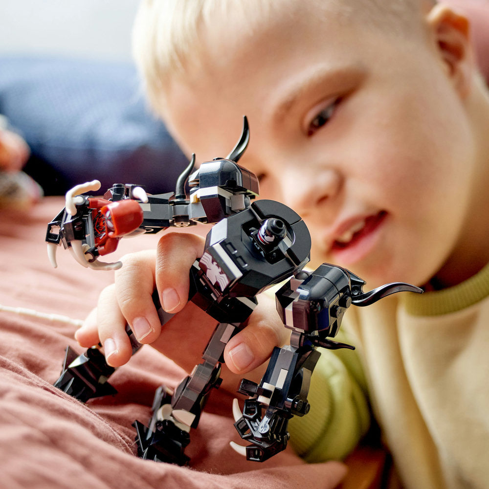 Armadura Robótica de Venom vs. Miles Morales