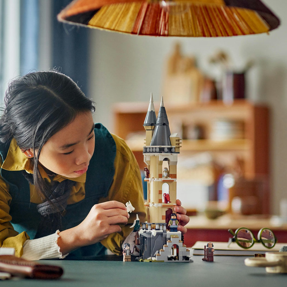 Combo Harry Potter: Lechucería del Castillo de Hogwarts™ (76430) y Harry Potter™ y Cho Chang (40616)