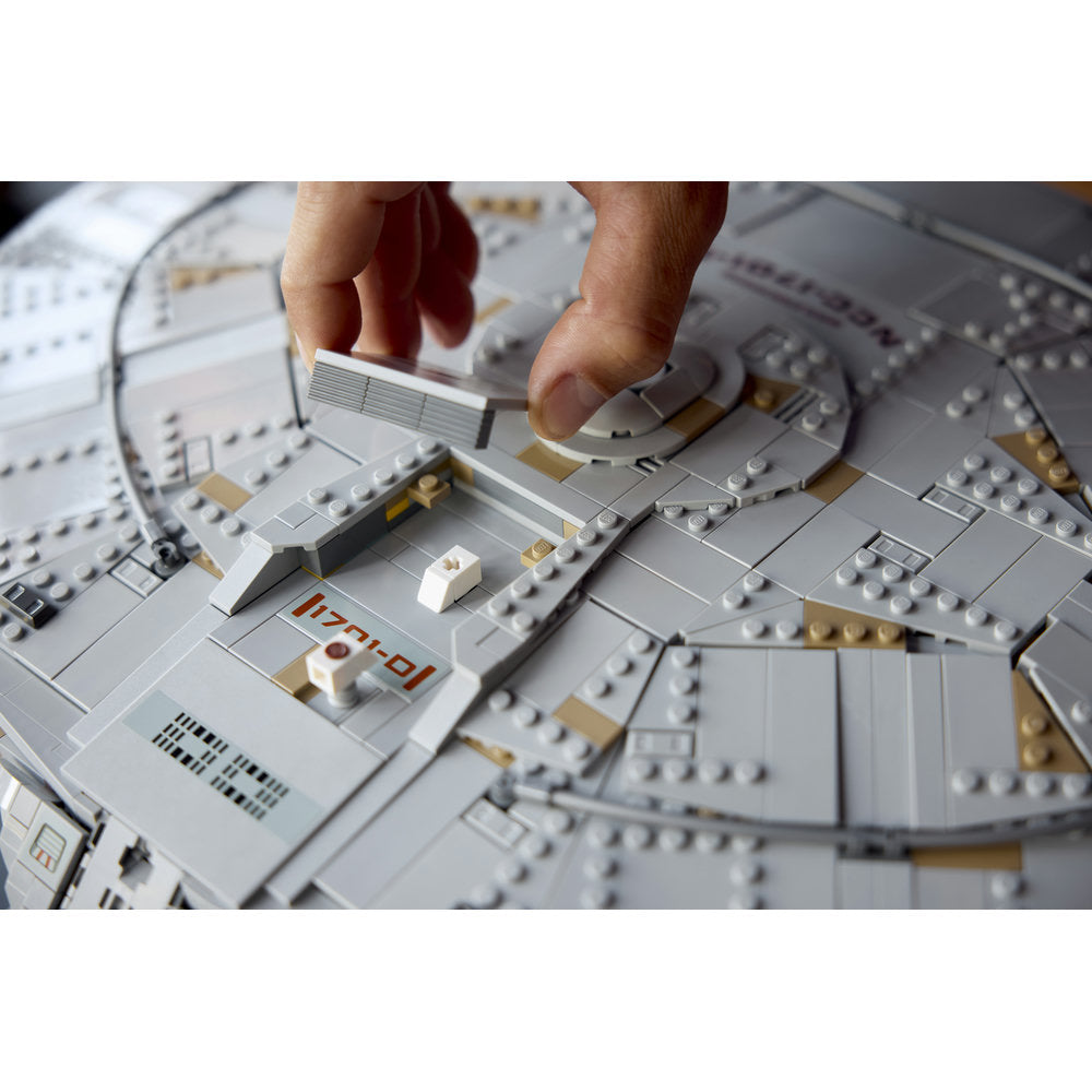 Star Trek: U.S.S. Enterprise NCC-1701-D™