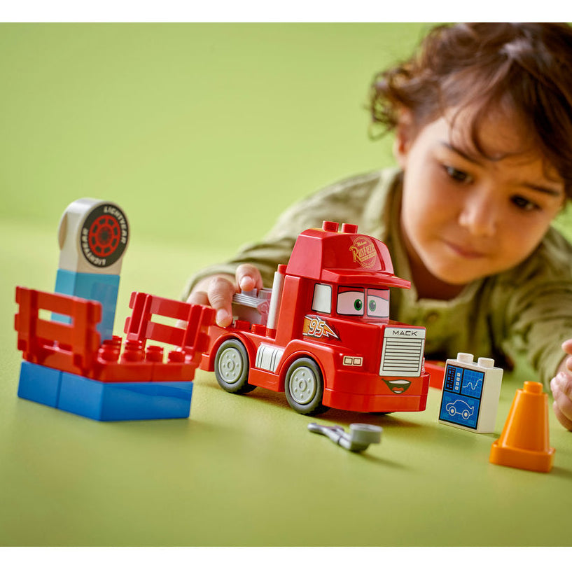 Mack en las Carreras