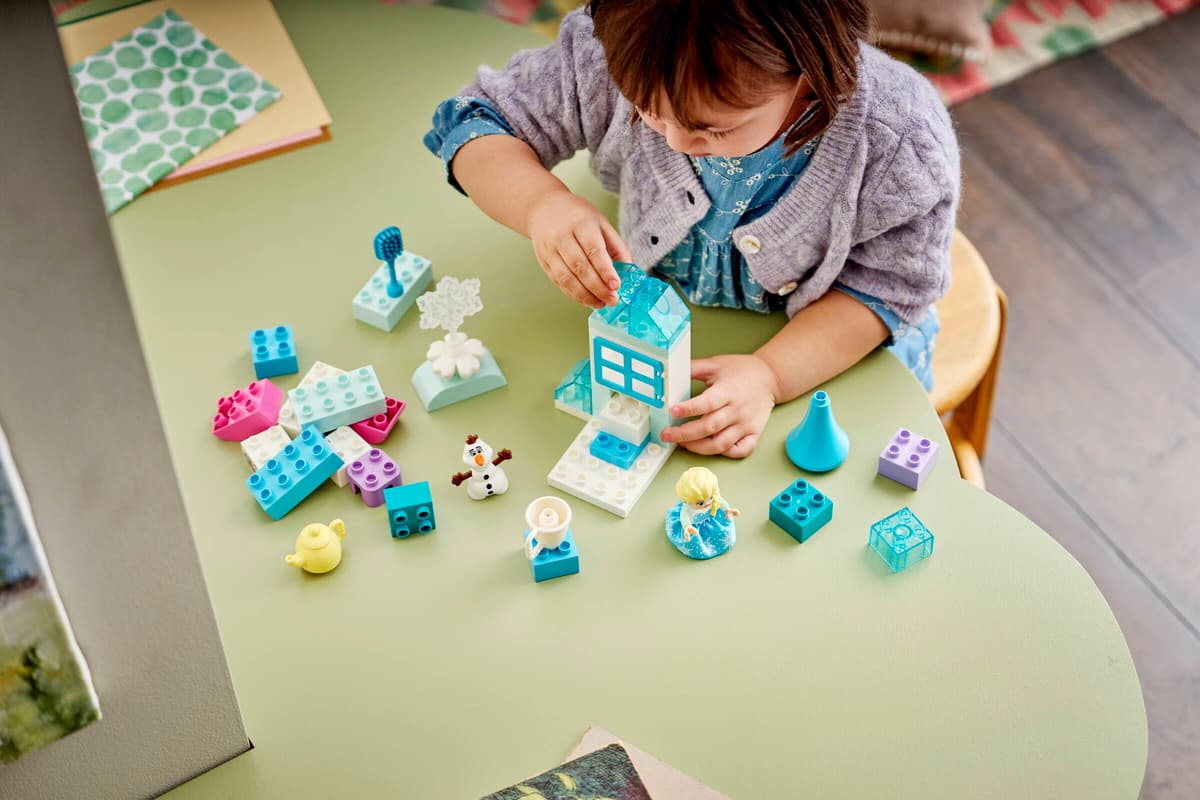 Frozen: Caja Creativa con Elsa y Olaf