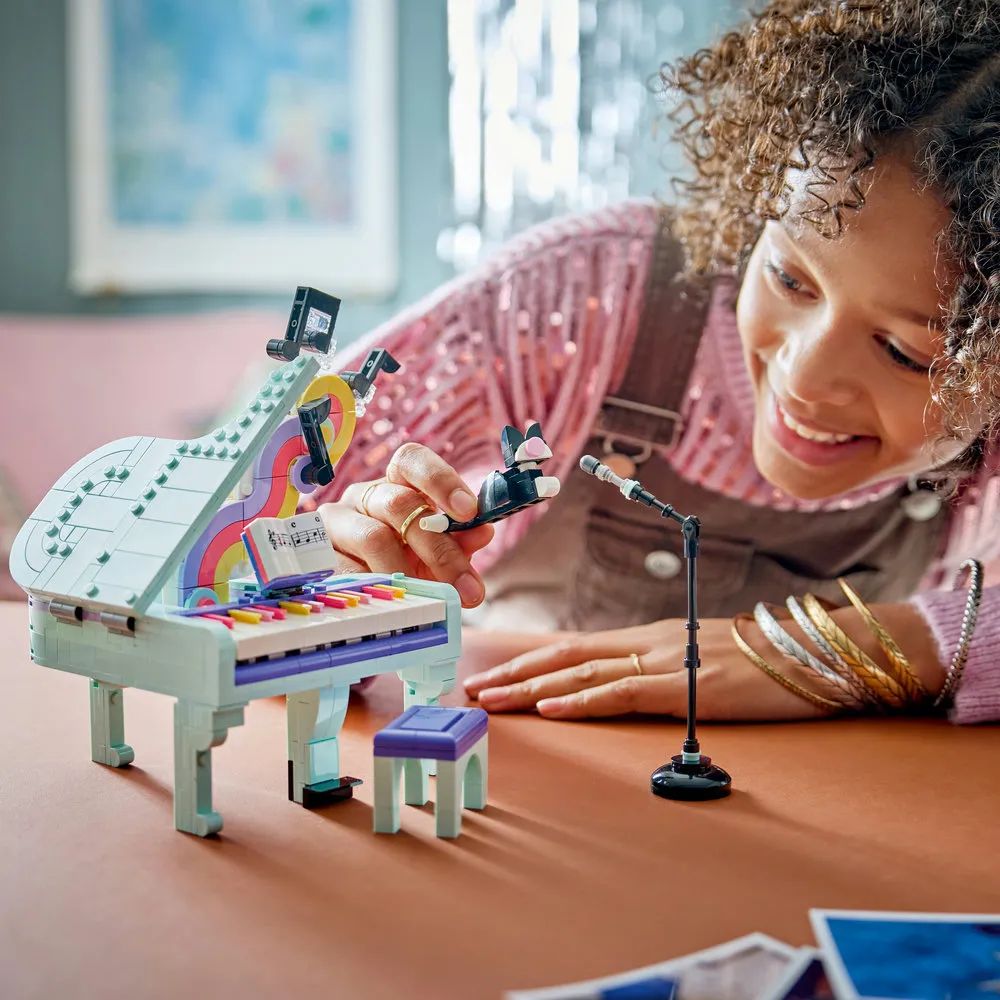 Piano Musical Decorativo con Gato