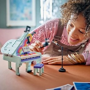 Piano Musical Decorativo con Gato