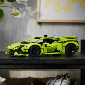 Combo Technic: Lamborghini Huracán Tecnica (42161) y Mercedes-AMG F1 W14 E Performance Pull-Back (42165)