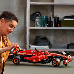 Combo Technic: Auto Oracle Red Bull Racing RB20 F1 (42206) y Auto Ferrari SF-24 F1 LEGO® Technic (42207)