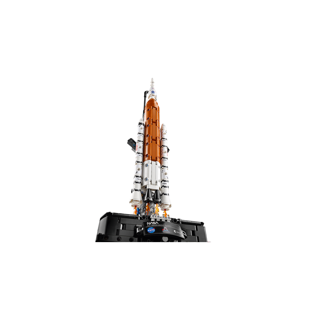 Cohete del Sistema de Lanzamiento Espacial NASA Artemis
