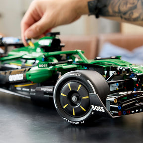 Coche de F1® Aston Martin Aramco AMR25