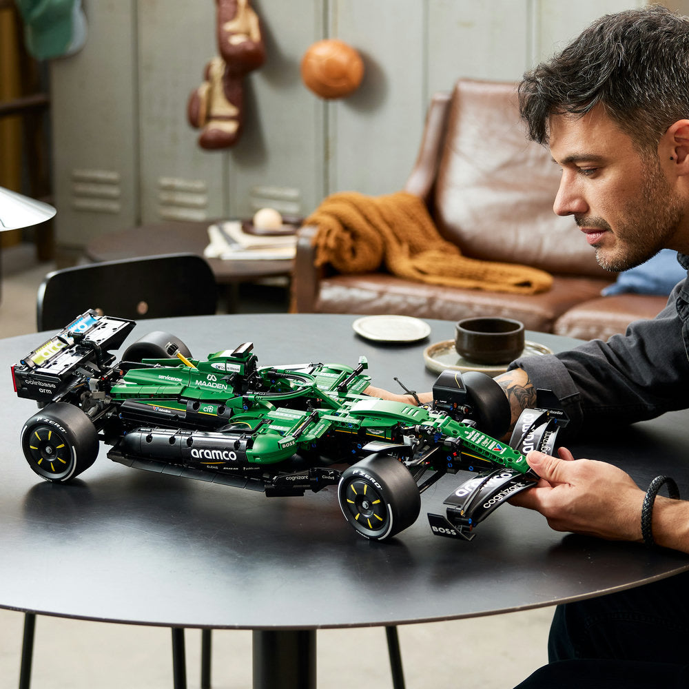 Coche de F1® Aston Martin Aramco AMR25