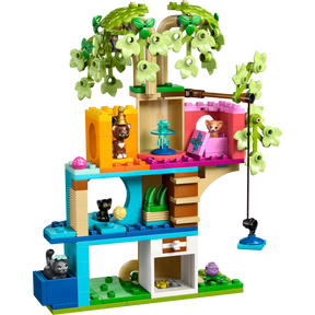 Fiesta de Cumpleaños y Casa del Árbol Felina
