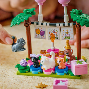 Fiesta de Cumpleaños y Casa del Árbol Felina