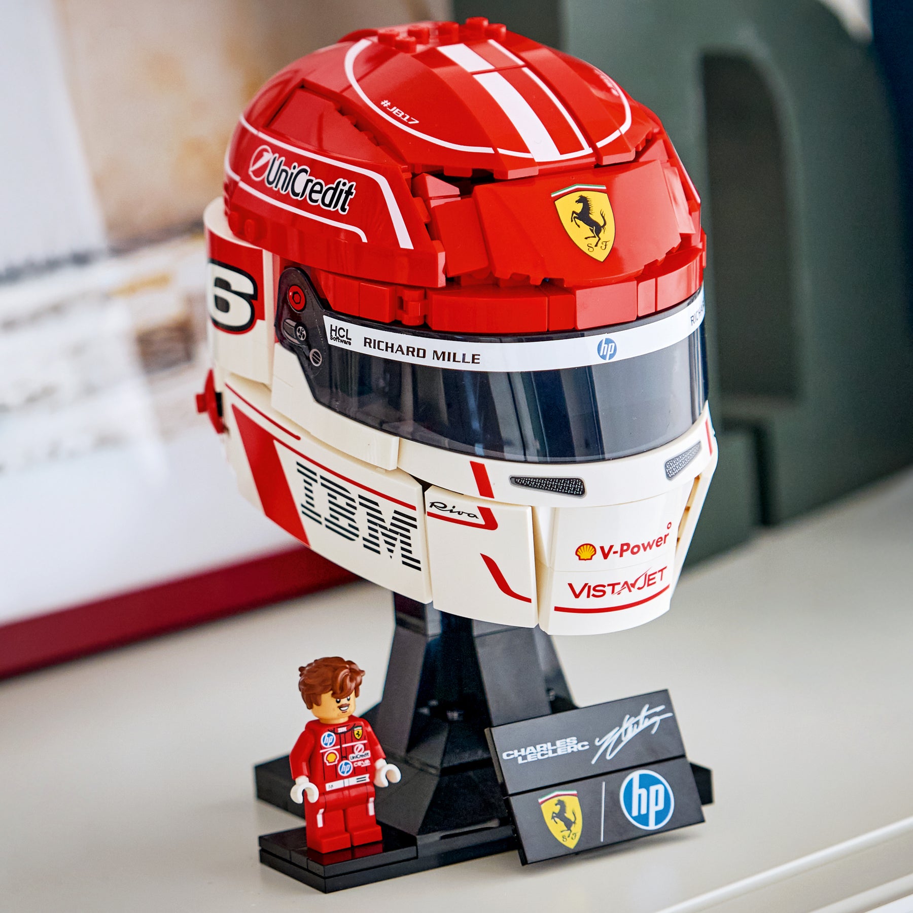 Scuderia Ferrari HP: Casco de Charles Leclerc