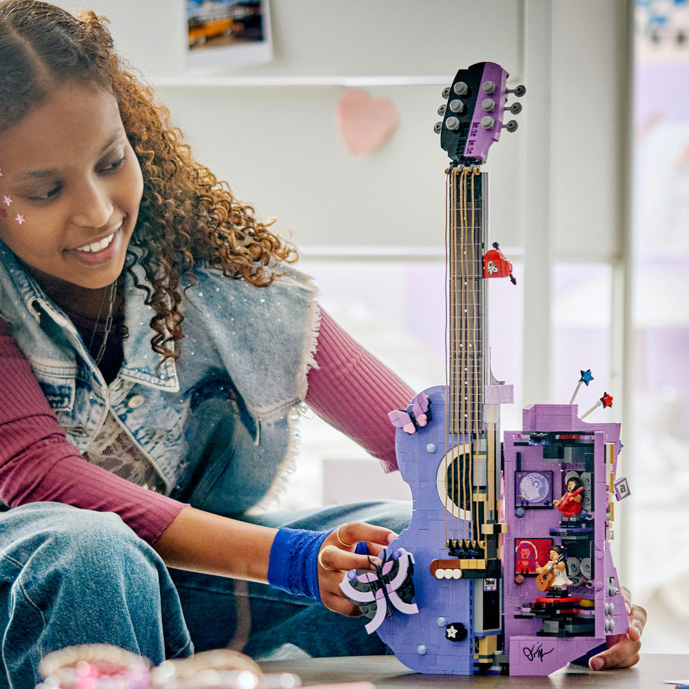 Combo Olivia Rodrigo: Guitarra Doble de Olivia Rodrigo (43031) + Almacén Secreto de Olivia Rodrigo (43030) + Luna de Concierto de Olivia Rodrigo (43029) + Vinilo de Olivia Rodrigo (43028)