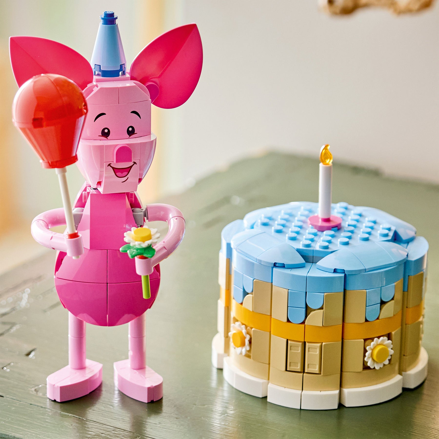 Combo Disney: Kevin y Dug (43290) y Cumpleaños de Piglet (43305)