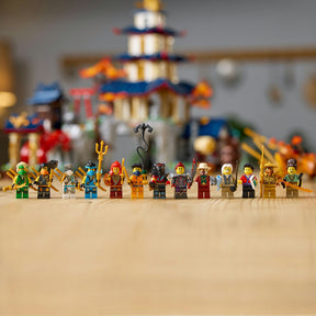 Combo NINJAGO: Ciudad-Templo del Torneo (71814) y Talleres de la Ciudad de NINJAGO (71837)