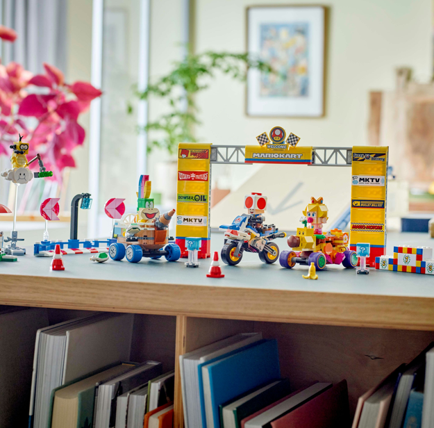 Combo Super Mario: Mario Kart™: Mario y Kart estándar (72037) y Mario Kart™: Set Bebé Peach y Grand Prix (72036)