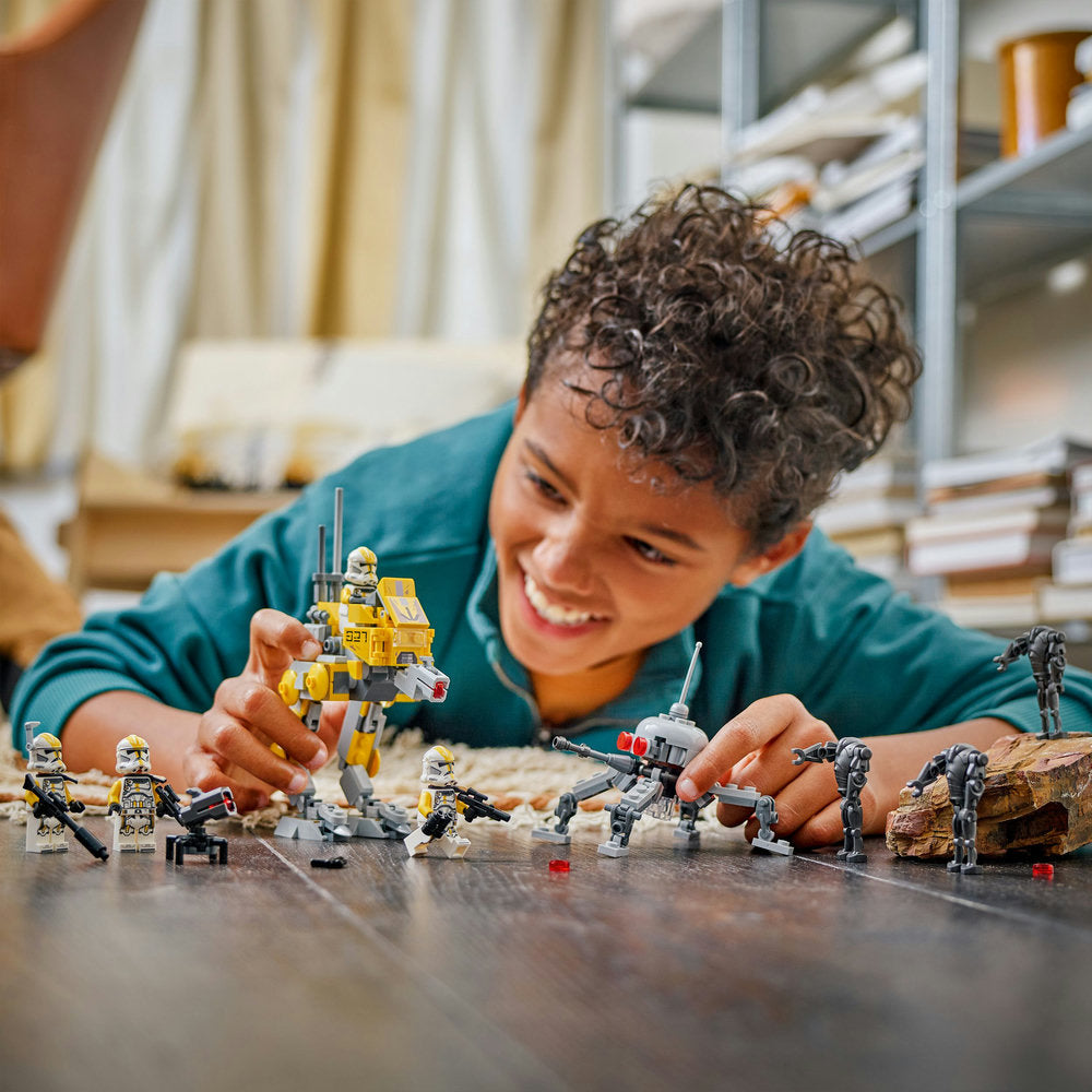 Combo Star Wars: Speeder de Nieve Force Burner (75414) y Pack de Combate: Soldados Clon del 327 Cuerpo Estelar (75431)