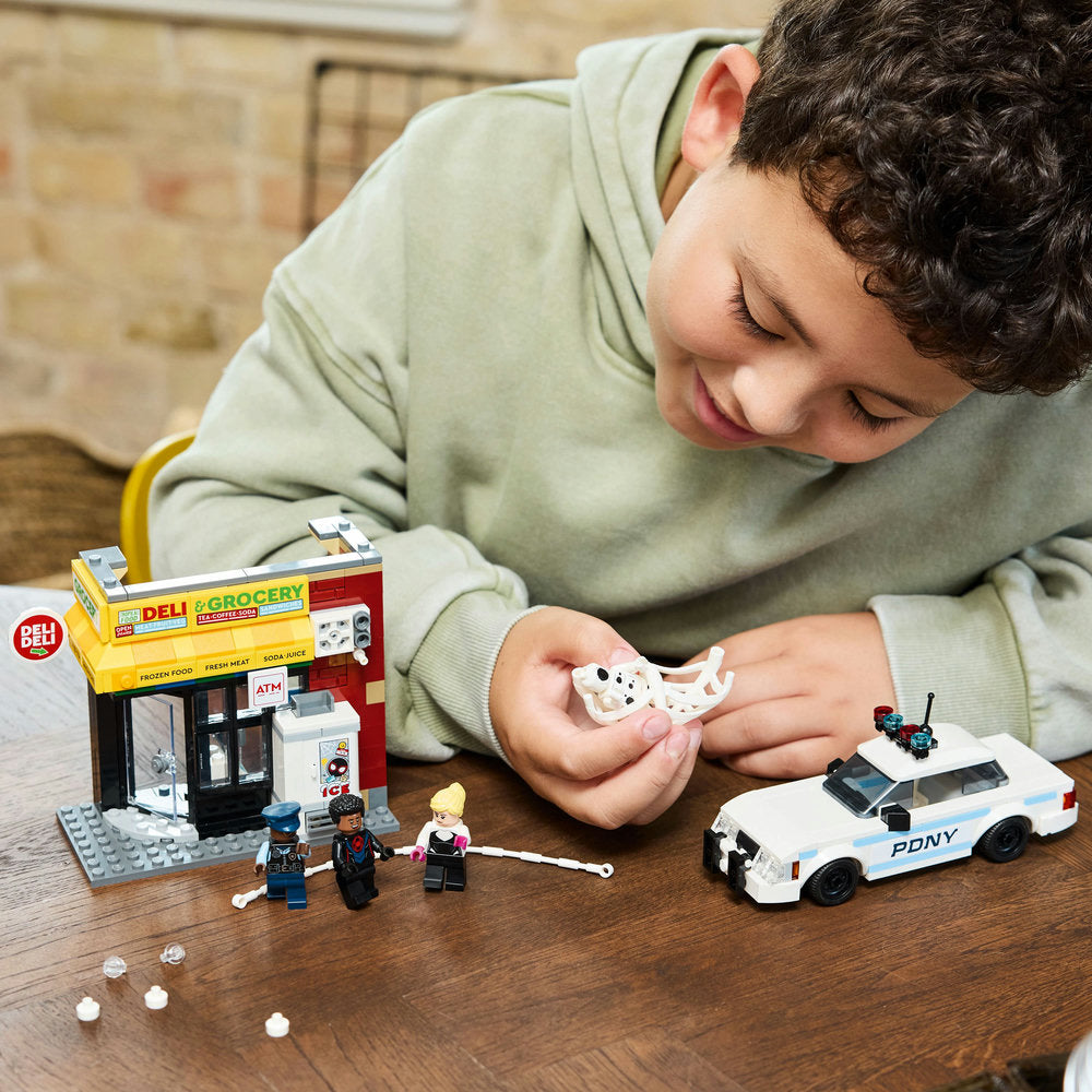 Combo Super Heroes: Multiverso Arácnido: Miles Morales vs. Mancha (76311) y Camión de Hulk vs. Thanos (76312)