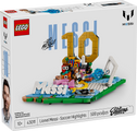Set LEGO® Editions Lionel Messi: Fenómenos del Fútbol 43011 con minifigura de Messi, base inspirada en Argentina y decoración coleccionable para fans del fútbol.