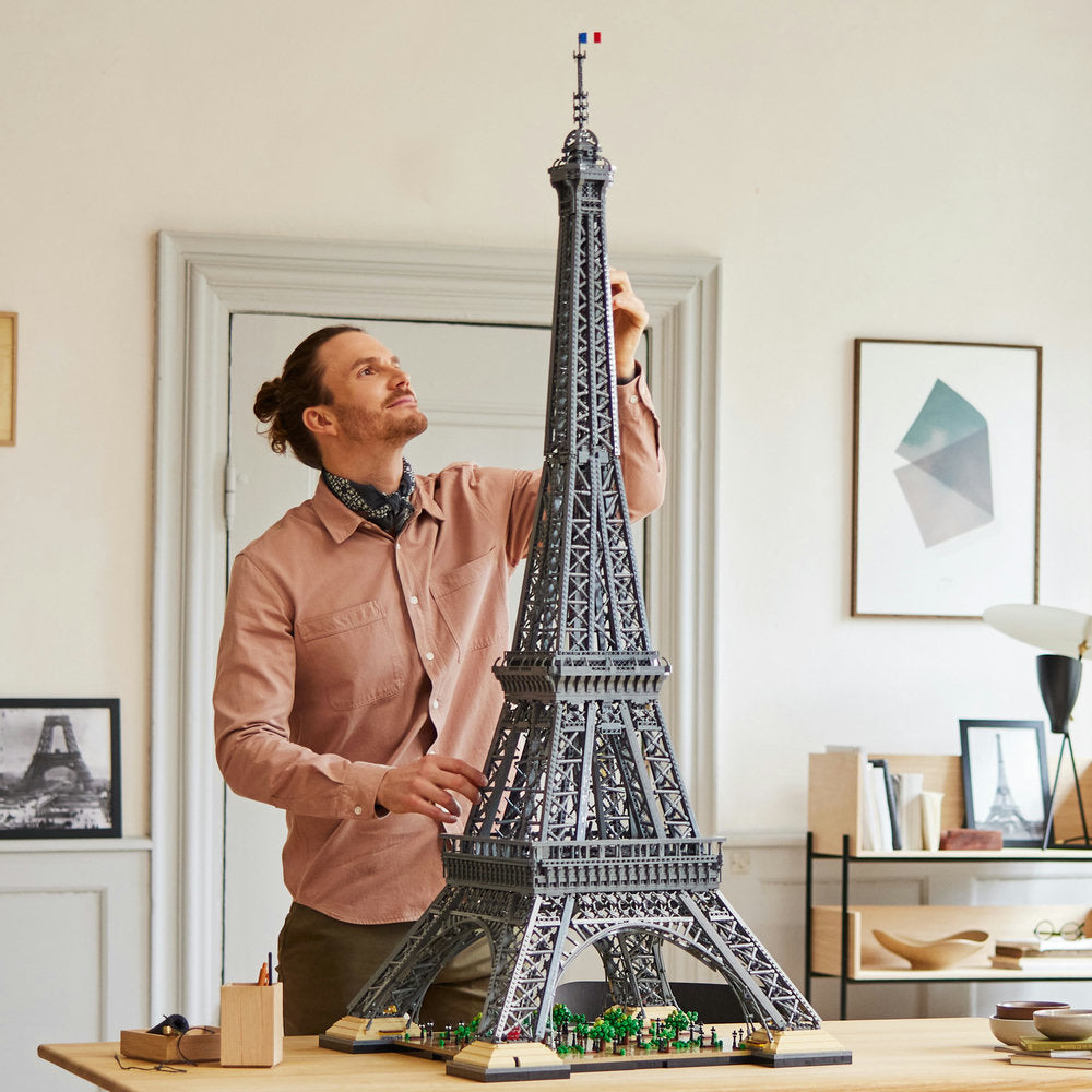 Set LEGO® Torre Eiffel 10307 para adultos, modelo arquitectónico de casi 1,5 m de altura con 10.001 piezas y detalles realistas