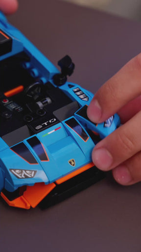 Lamborghini Revuelto y Huracán STO