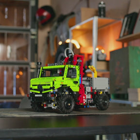 Mercedes-Benz Unimog U 5023 con Grúa