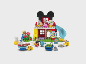 Casa de Mickey Mouse con Minnie y Pluto