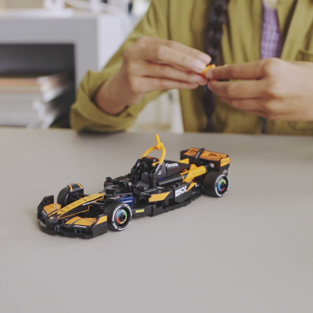 Auto de Carreras McLaren F1® Team MCL38